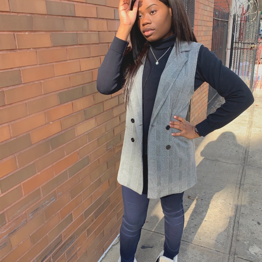 Meet your Posher, Vivian